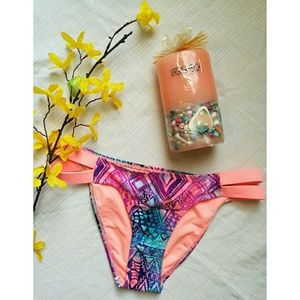 New bikini bottom Size S NWOT
